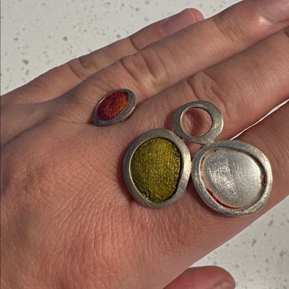 Silver ring - Picture 2 of 4